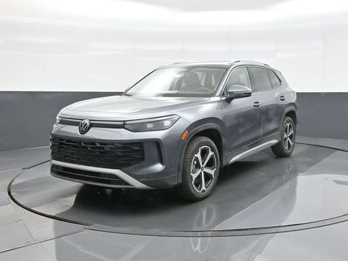 New 2026 Volkswagen Tiguan SE AWD/4WD image 3