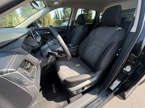 Used 2025 Nissan Rogue SV FWD image 38