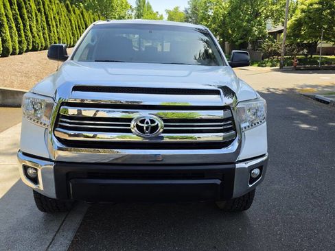 Used 2017 Toyota Tundra SR5 AWD/4WD image 2