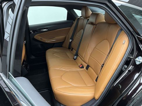 Used 2020 Toyota Avalon Limited w/ Advanced Safety Package FWD image 12