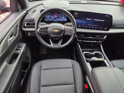 Certified 2025 Chevrolet Traverse LT w/ Driver Confidence Package AWD/4WD image 13