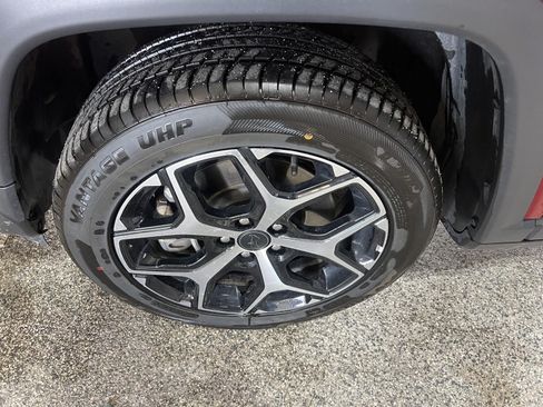 Used 2025 Jeep Compass Limited AWD/4WD image 26