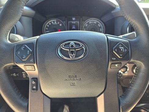 Used 2017 Toyota Tacoma TRD Sport w/ Tow Package (A/T) image 21