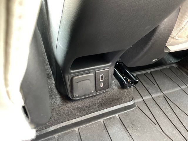 Certified 2023 Buick Encore GX Essence FWD image 18