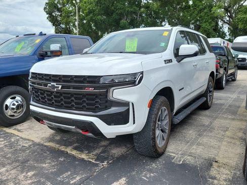 Used 2023 Chevrolet Tahoe Z71 w/ Luxury Package AWD/4WD image 3