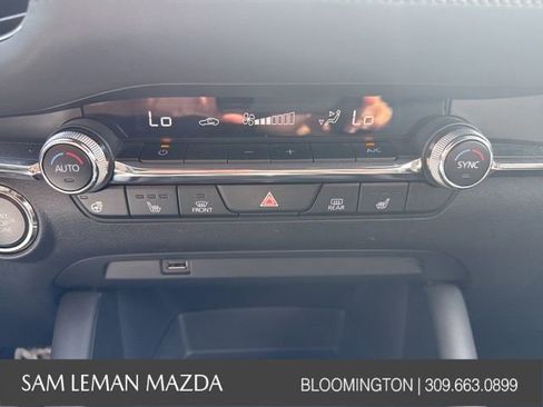 Used 2021 MAZDA MAZDA3 Hatchback w/Premium Plus Pkg AWD/4WD image 3