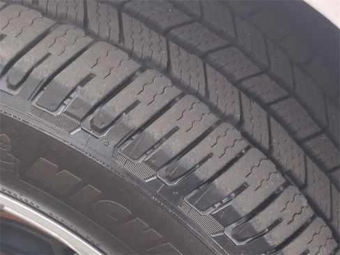 Used 2016 Chevrolet Suburban LT image 24