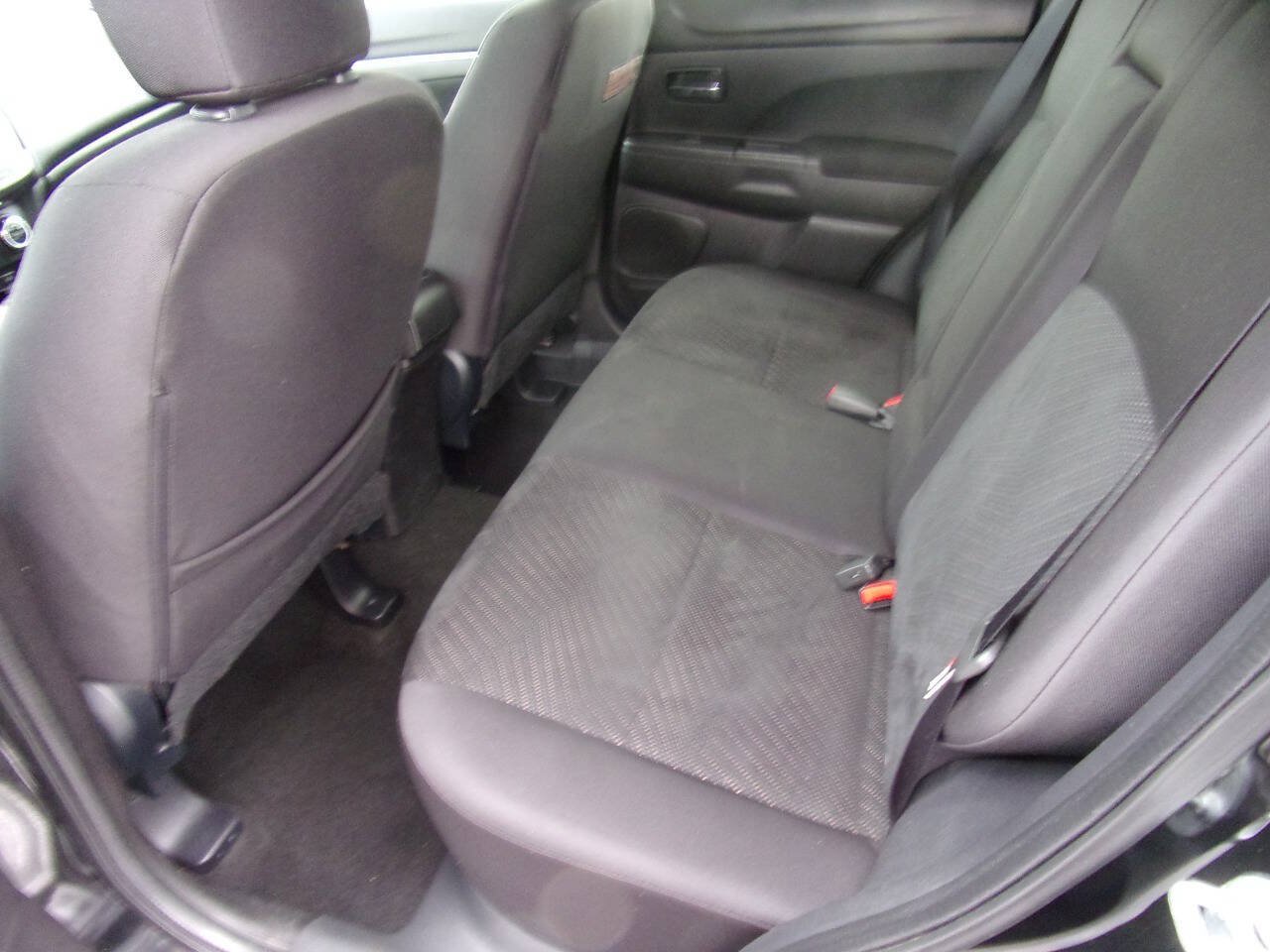 Used 2015 Mitsubishi Outlander Sport SE AWD/4WD image 16