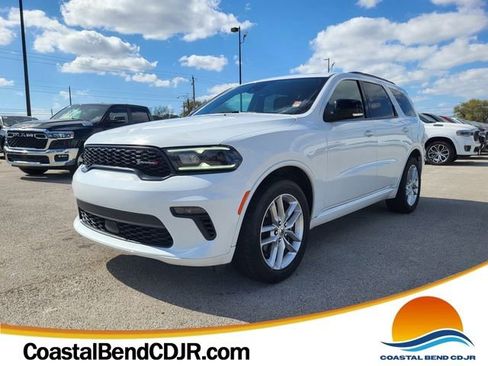 Used 2023 Dodge Durango GT image 1