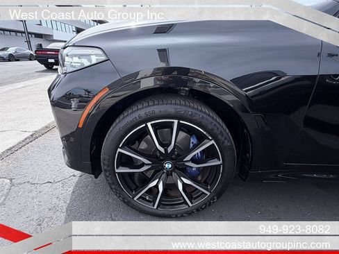 Used 2022 BMW X7 xDrive40i w/ M Sport Package AWD/4WD image 31