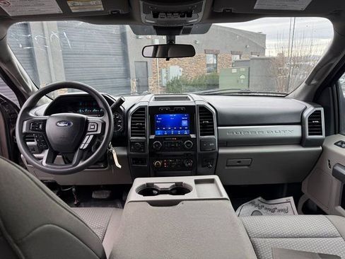 Used 2022 Ford F350 XLT w/ XLT Premium Package image 10