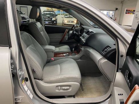 Used 2009 Toyota Highlander Limited AWD/4WD image 18