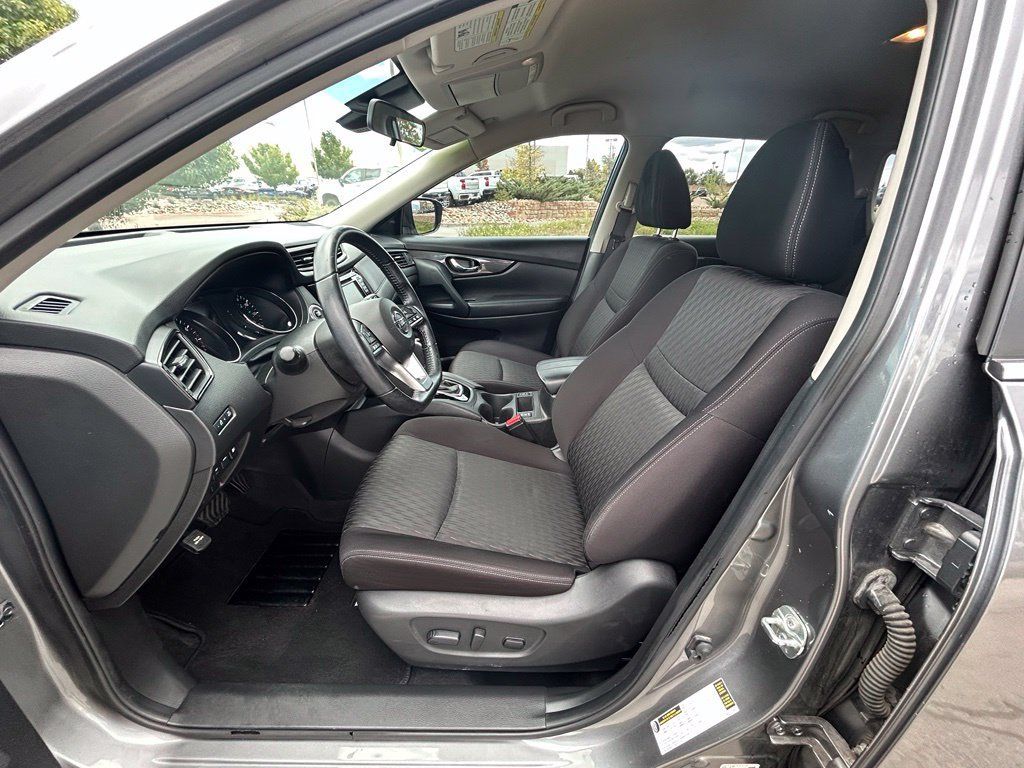 Used 2020 Nissan Rogue SV AWD/4WD image 11