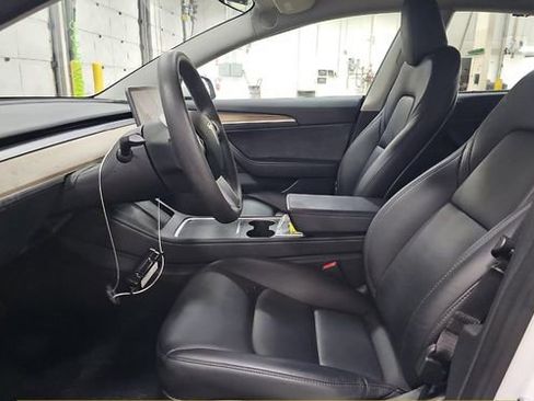 Used 2023 Tesla Model 3 Standard Range image 5