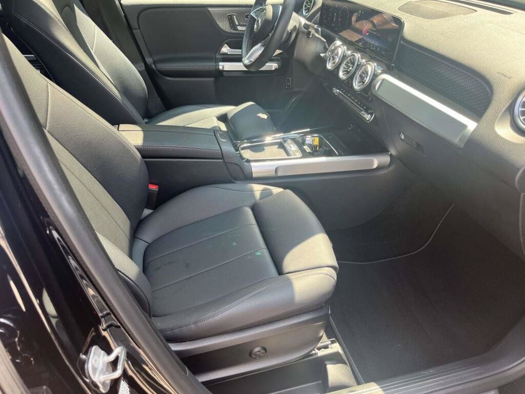Certified 2024 Mercedes-Benz GLB 250 4MATIC image 22
