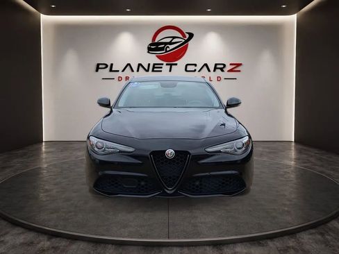 Used 2019 Alfa Romeo Giulia Ti Sport w/ Quick Order Package 22U Sport RWD image 8