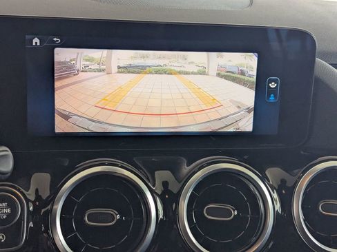 Used 2025 Mercedes-Benz GLA 250 image 19