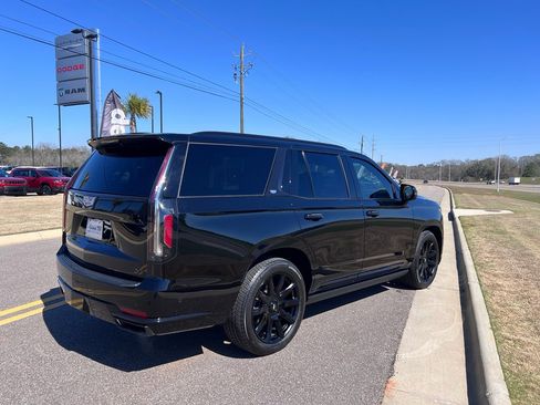 Used 2024 Cadillac Escalade Premium Luxury Platinum image 5