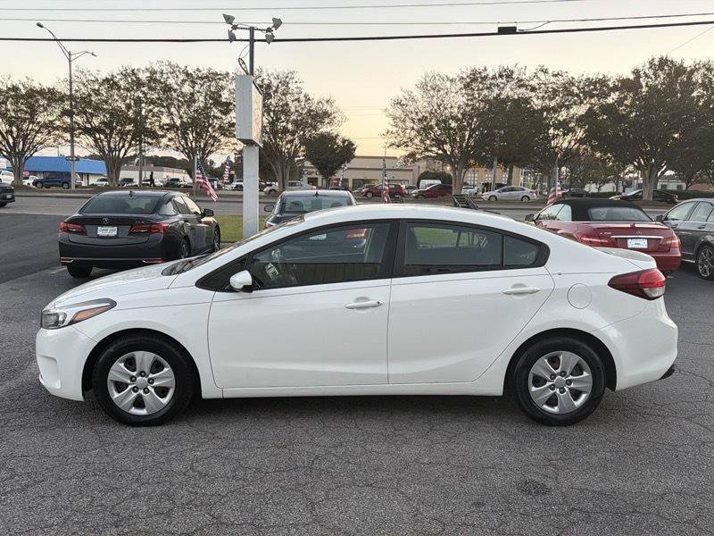 Used 2017 Kia Forte LX FWD image 5