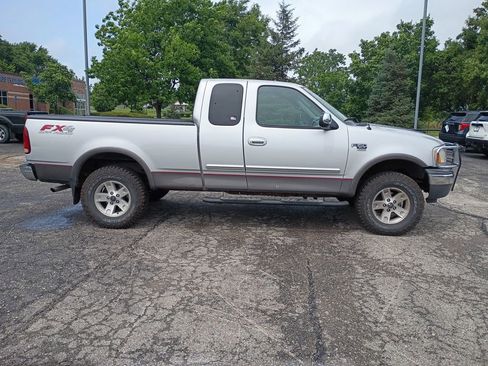 Used 2002 Ford F150 XLT AWD/4WD image 5