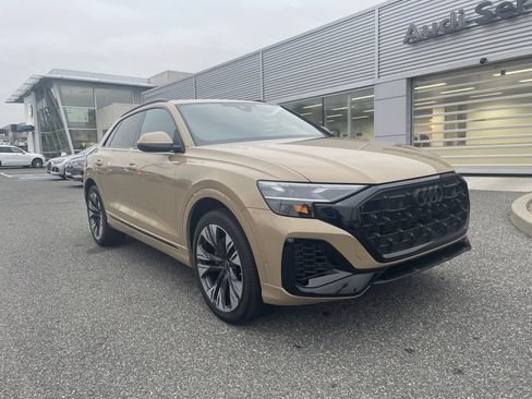Certified 2025 Audi Q8 Premium AWD/4WD image 1