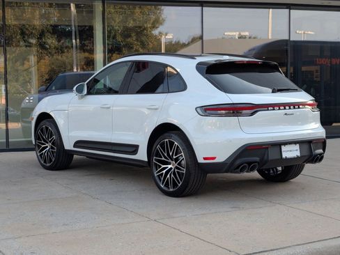Certified 2026 Porsche Macan AWD/4WD image 3