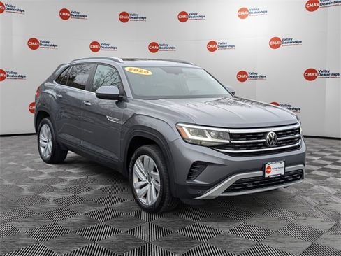 Used 2020 Volkswagen Atlas Cross Sport SE image 3