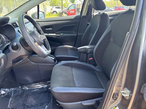 Used 2025 Nissan Versa SV FWD image 23