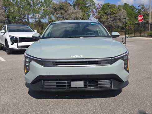 New 2025 Kia K4 LXS image 3