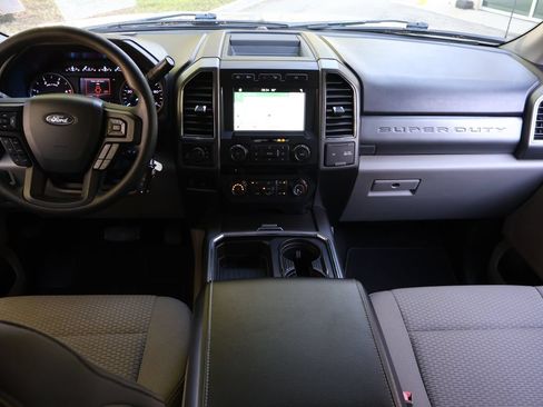 Used 2018 Ford F250 XLT w/ XLT Premium Package AWD/4WD image 14