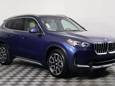 Used 2025 BMW X1 xDrive28i w/ Premium Package image 3