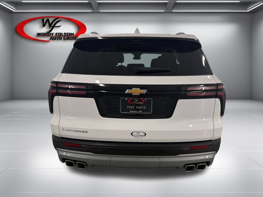 Used 2026 Chevrolet Traverse LT w/ Driver Confidence Package FWD image 7
