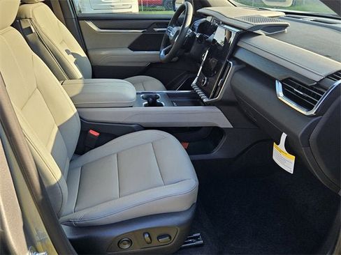 New 2026 GMC Acadia Elevation w/ Elevation Premium Package image 17