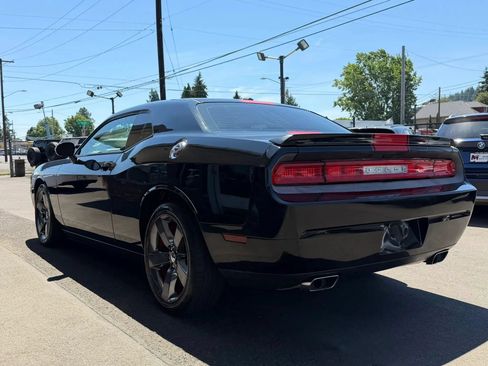 Used 2012 Dodge Challenger SXT RWD image 8