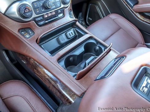 Used 2019 Chevrolet Suburban Premier image 18