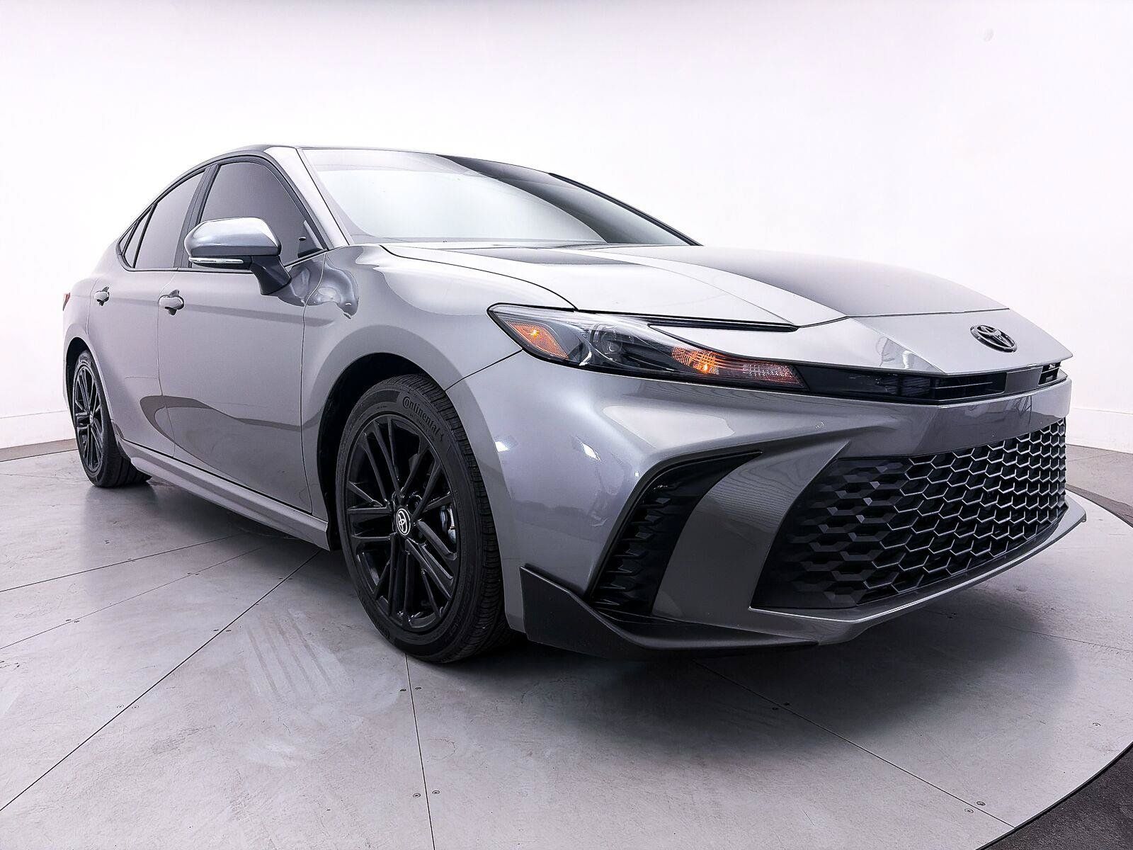 Used 2026 Toyota Camry SE w/ Convenience Package FWD image 10