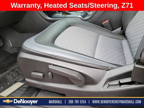 Used 2022 Chevrolet Colorado Z71 w/ Z71 Midnight Edition image 9