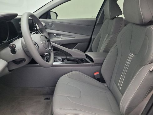 Used 2023 Hyundai Elantra SEL image 17