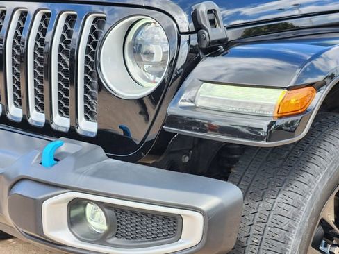 Used 2023 Jeep Wrangler Unlimited Sahara AWD/4WD image 8