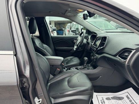 Used 2019 Jeep Cherokee Limited AWD/4WD image 17