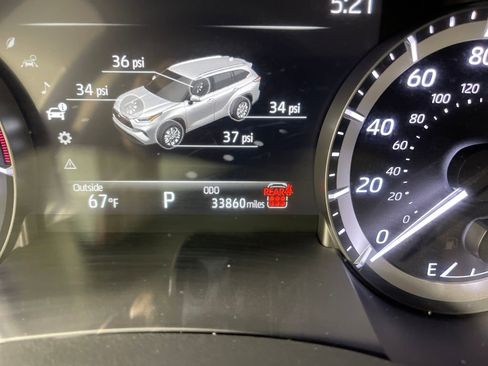 Certified 2025 Toyota Highlander LE image 19