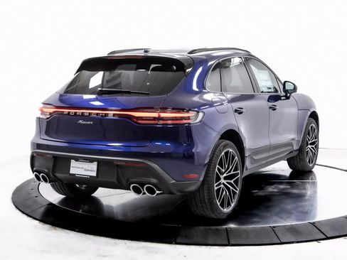 Certified 2025 Porsche Macan image 7