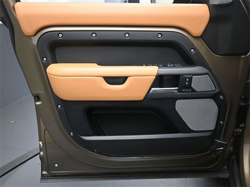 Used 2024 Land Rover Defender 130 X image 19