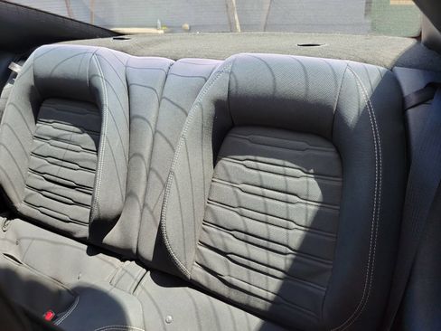 Used 2016 Ford Mustang Coupe RWD image 12