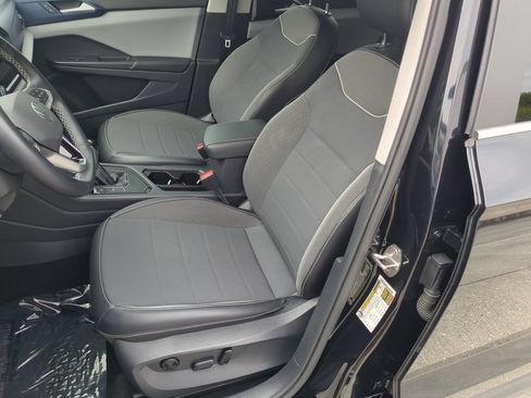 Certified 2023 Volkswagen Taos SE FWD image 19