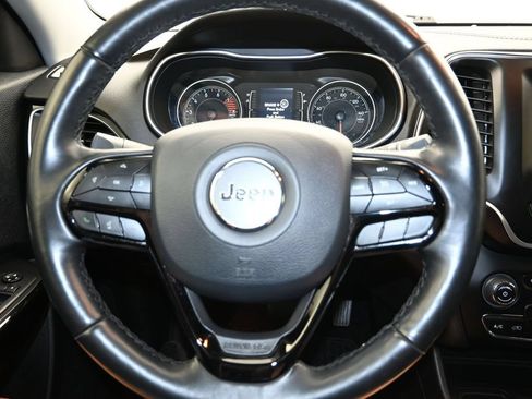 Used 2020 Jeep Cherokee Latitude Plus FWD image 13