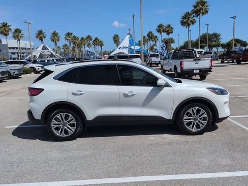 Used 2022 Ford Escape SEL FWD image 3