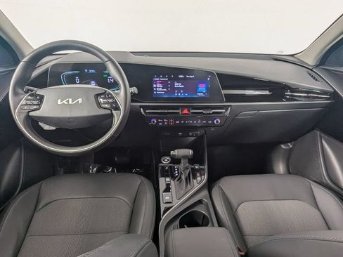 Used 2023 Kia Niro EX FWD image 13