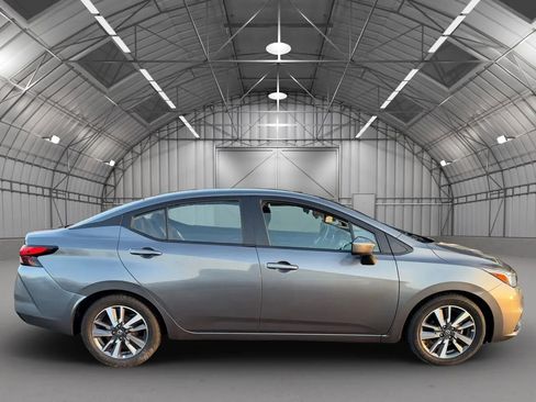 Used 2020 Nissan Versa SV image 8