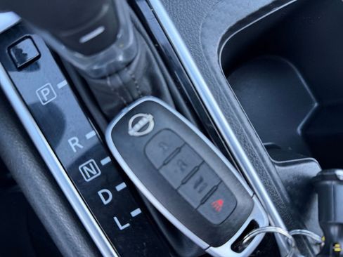 Used 2025 Nissan Sentra SV image 22